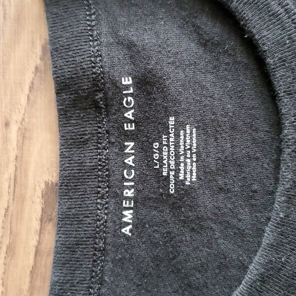 American Eagle T-Shirt - Picture 3 of 3